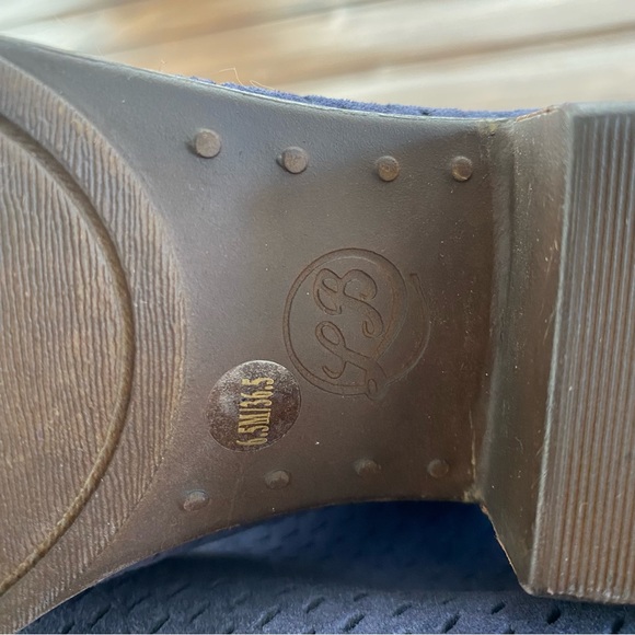 Lucky Brand Baley Navy Genuine Suede Leather Perforated Ankle Boots Size 6.5 - Picture 10 of 10